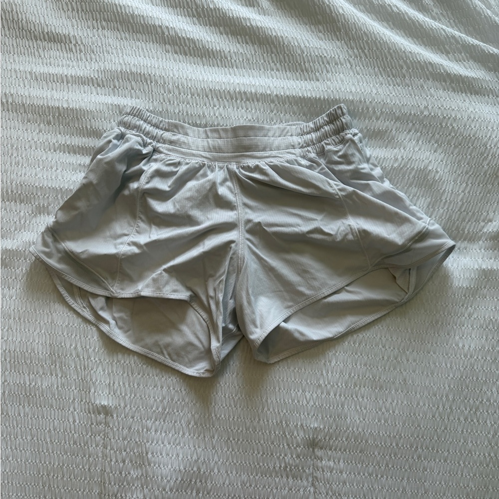 Lululemon Athletica White Hotty Hot 2.5 HR Shorts